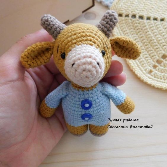 Create Your Own Adorable Crochet Bull: A Fun and Easy Guide to Amigurumi Create Your Own Adorable Crochet Bull: A Fun and Easy Guide to Amigurumi