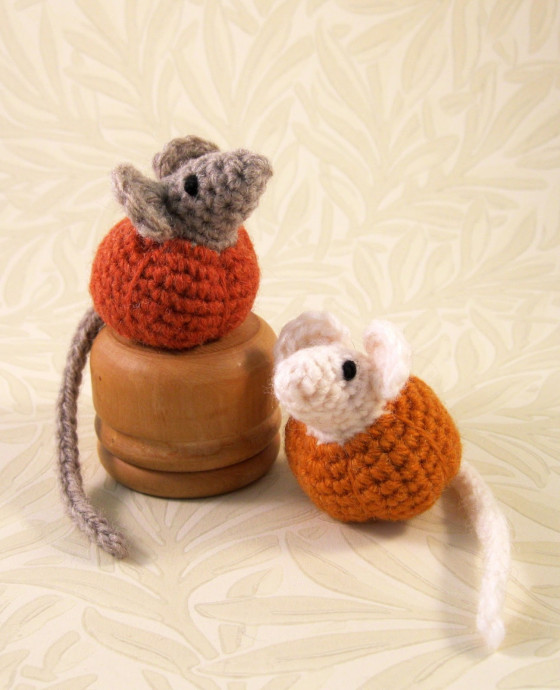 Create Adorable Crochet Little Pumpkin Mice Amigurumi for Your Fall Decor