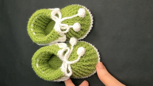 Create Adorable Crochet Baby Booties: A Step-by-Step Guide for New Parents
