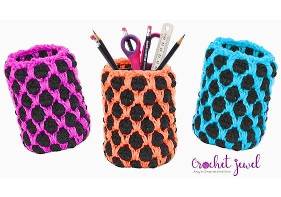 Create Your Own Colorful Crocheted Pencil Holder: A Step-by-Step Guide