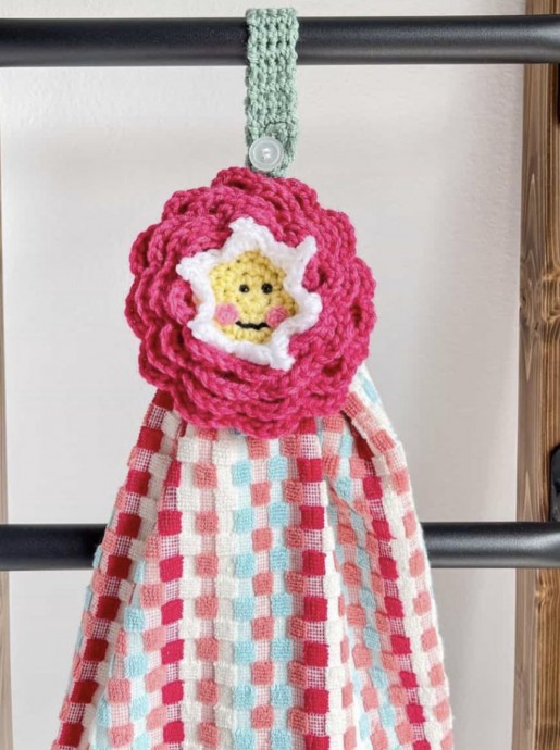 Enhance Your Bathroom Organization with This Easy Crochet Towel Holder Pattern Enhance Your Bathroom Organization with This Easy Crochet Towel Holder Pattern
