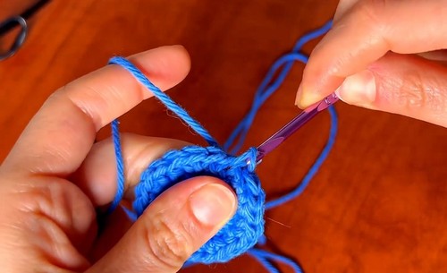 Create Your Own Stylish Crochet Cross-Body Bag With Strap &ndash; A Step-by-Step Guide