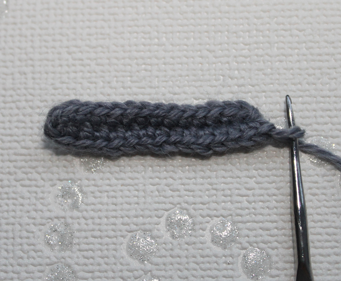 Crochet Keychain Slippers: Step-by-Step Guide with Materials and Instructions
