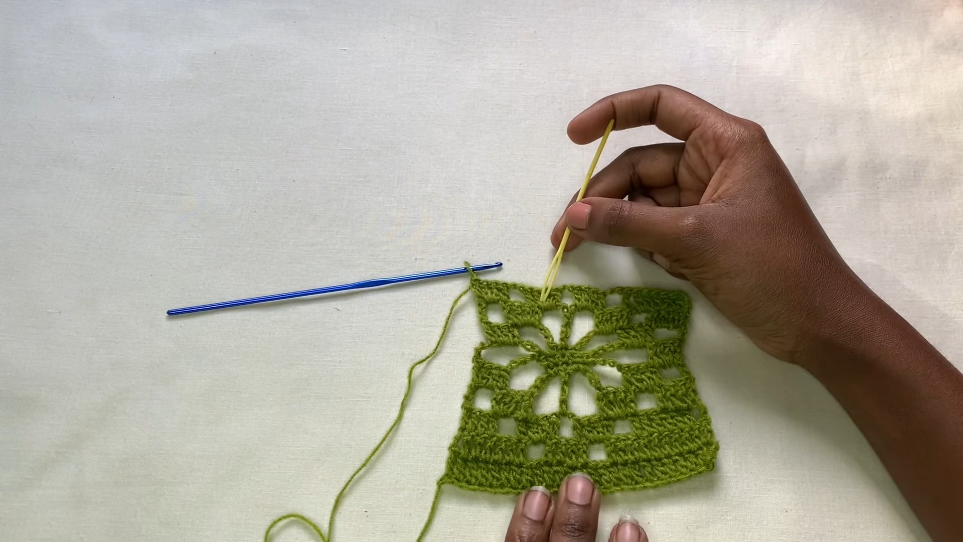 Create Your Own Crochet Flowery Mesh Vest: A Stylish Layering Piece