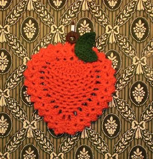 Create a Charming Apple Trivet with This Easy Crochet Pattern – Perfect for Your Kitchen