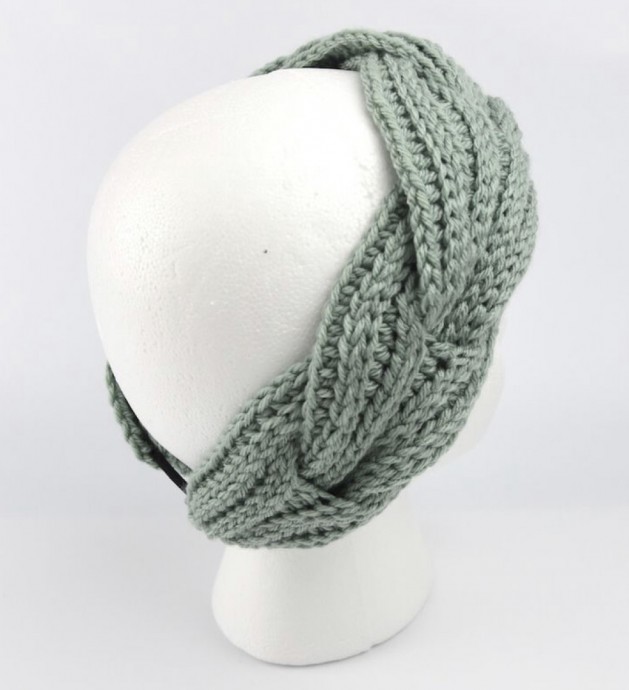 Free Braided Crochet Ear Warmer Pattern (+ Video)