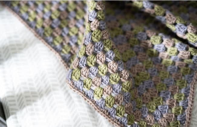 Create a Cozy Crochet Granny Baby Blanket: A Step-by-Step Guide for Beginners and Experts Alike