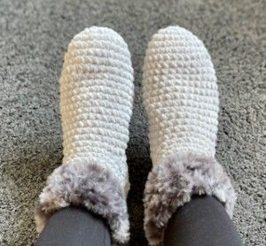 Crochet Cosy Furry Slipper Booties