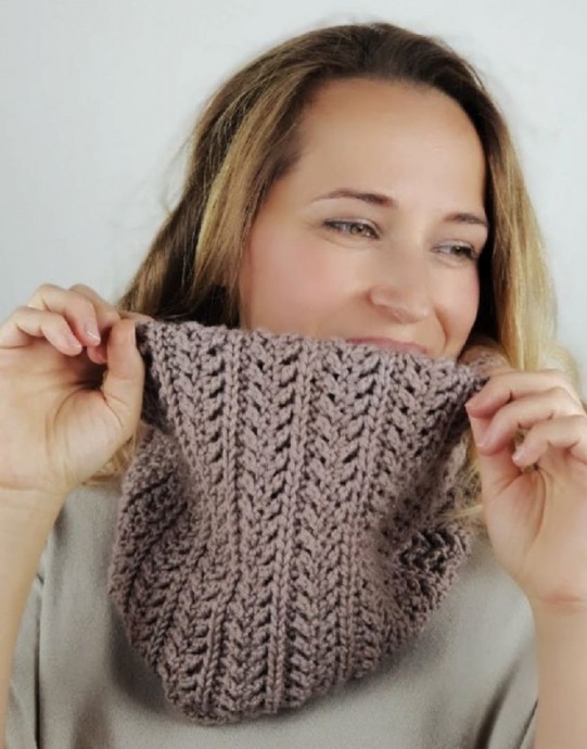 Crochet Chic Aran Cowl