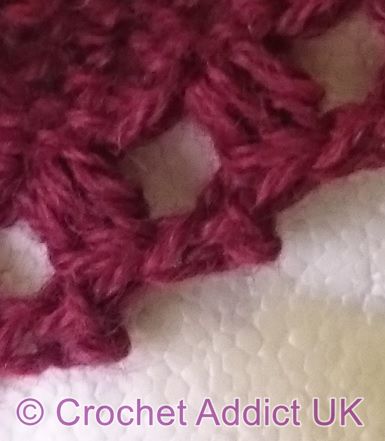 Create Your Own Crochet Kiss Beret - A Stylish and Cozy Accessory for Every Occasion