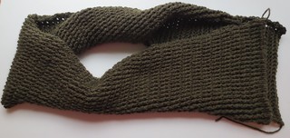 Embrace Style and Warmth with the Crochet Twisted Cowl Scarf – A Fashion Essential