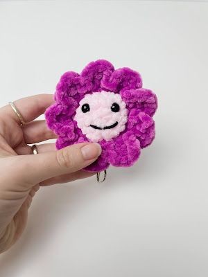 Create Your Own Charming Crochet Flower Keychain: A Step-by-Step Guide