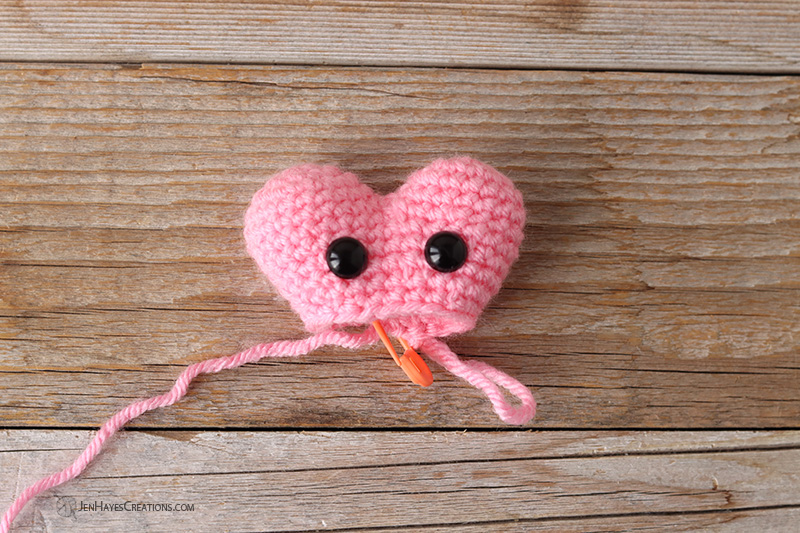 Create Your Adorable Crochet Puffy Heart Keychain: A Fun DIY Tutorial