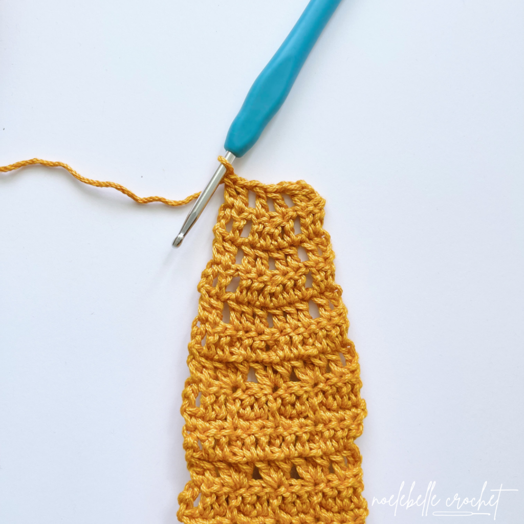 Create Your Own Adorable Crochet Headwrap: A Stylish Accessory for All Seasons