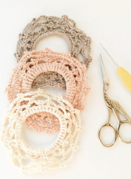 Quick and Lacy Crochet Scrunchie Pattern (FREE)