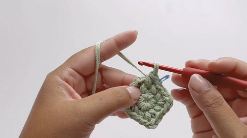 Create Your Own Stylish Crochet Mini Bag: A Step-by-Step Guide for Fashion Enthusiasts