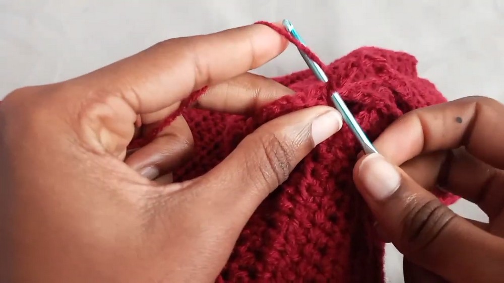 Create Your Trendy Crochet Single Long Sleeve Top with This Complete Guide