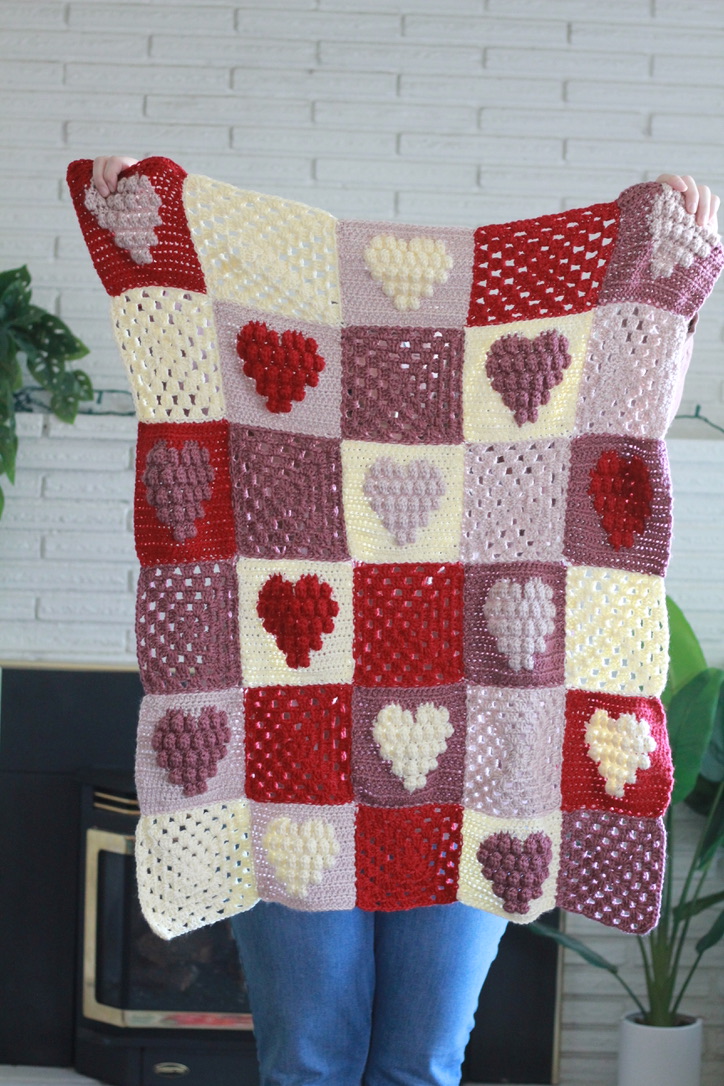 Create a Cozy Crochet Bobble Hearts Blanket – Perfect for Gifts and Home Décor