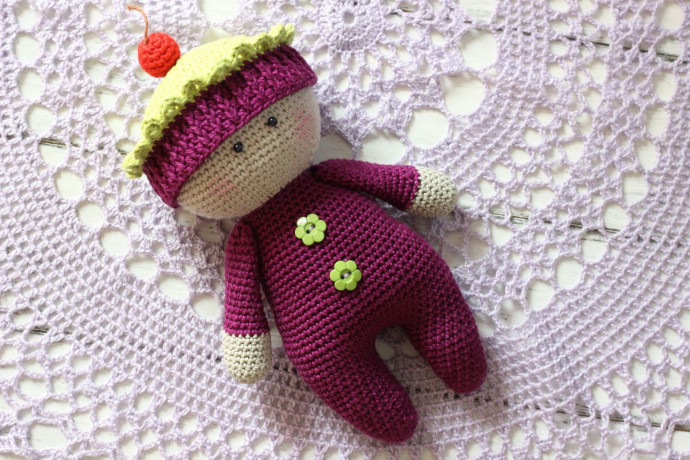 Create Your Own Adorable Crochet Blackberry Doll: A Complete Guide to Instructions and Materials