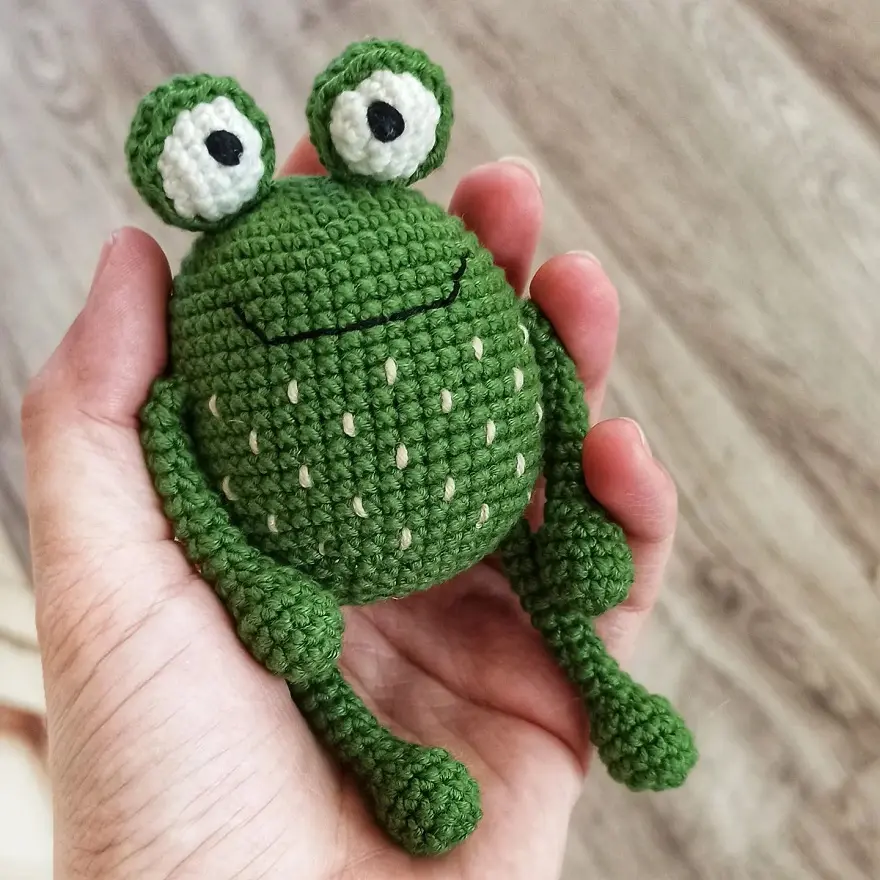 Create Your Own Adorable Crochet Frog Amigurumi: A Fun and Easy Guide