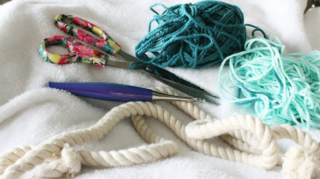 Crochet Knotted Beach Bag: Your Stylish and Functional Summer Essential