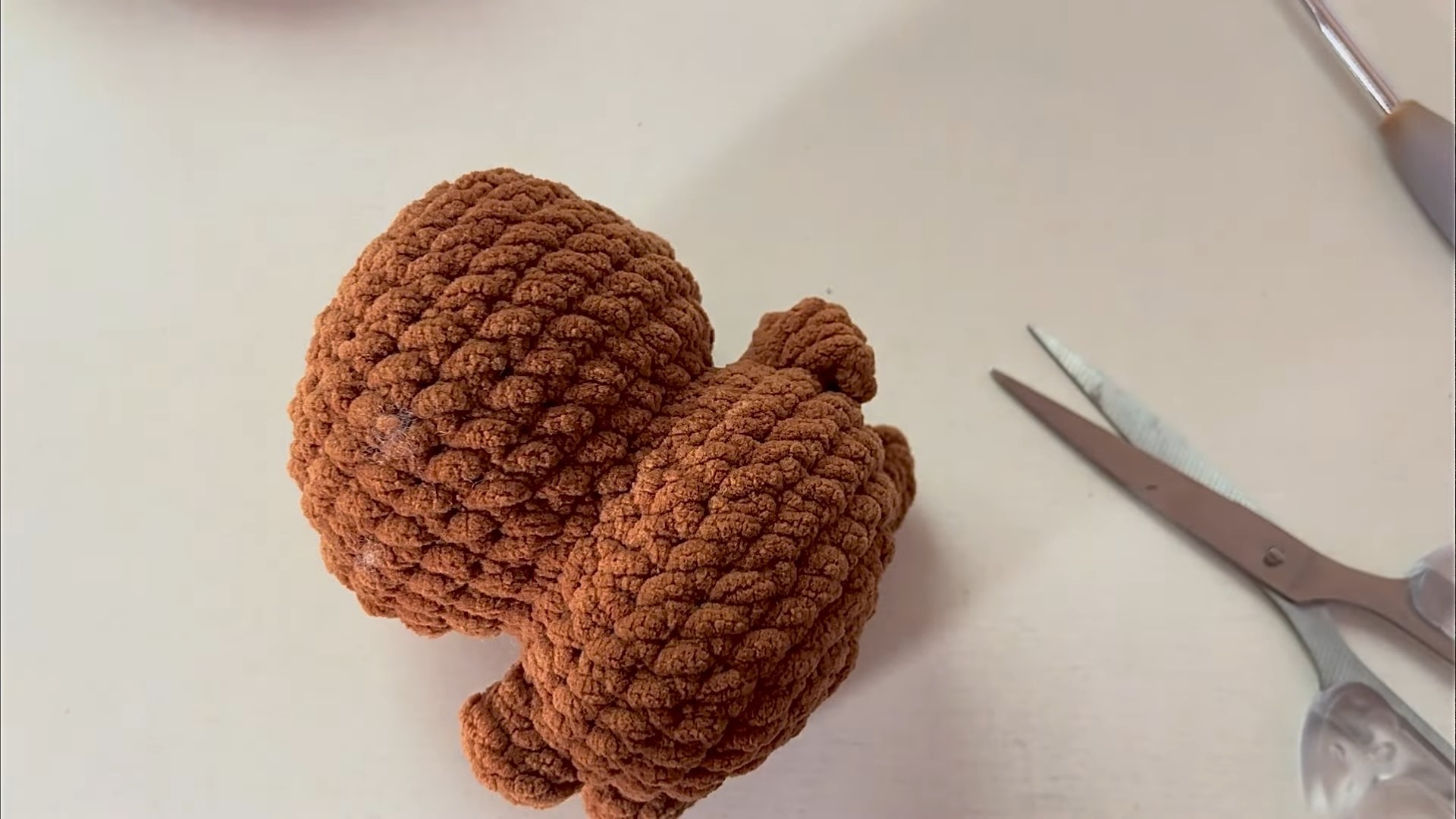 Create Your Own Adorable Crochet Teddy Bear: Step-by-Step Guide with Materials and Techniques
