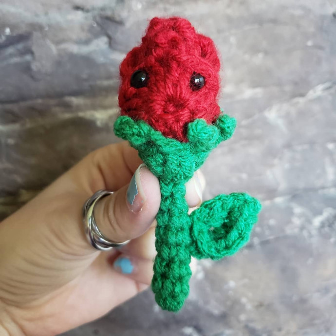 Create Your Own Beautiful Crochet Radiant Rose: Step-By-Step Pattern and Instructions Create Your Own Beautiful Crochet Radiant Rose: Step-By-Step Pattern and Instructions