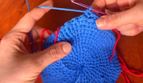 Create Your Own Stylish Crochet Cross-Body Bag With Strap &ndash; A Step-by-Step Guide