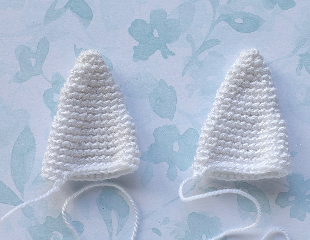 Create Your Own Crochet Easter Bunny Napkin Ring - A Whimsical Table Decor Idea