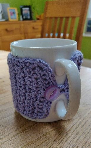 Create Your Own Adorable Crochet Mug Cozy – A Fun and Personalized DIY Project