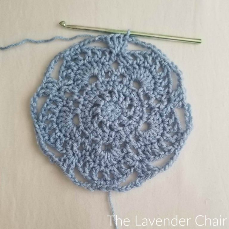 Create Your Own Crochet Midnight Star Mandala Rug: A Step-by-Step Guide