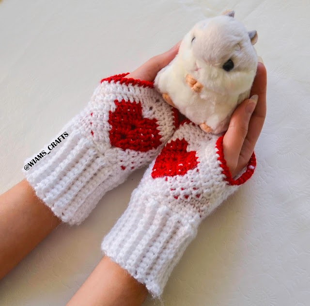 Crochet Valentine's Mittens