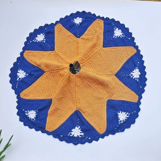 Create a Beautiful Crochet Star Christmas Tree Skirt with This Easy Guide