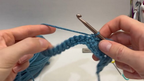 Mastering the Crochet Peacock Stitch: A Step-by-Step Guide to Create Stunning Pieces