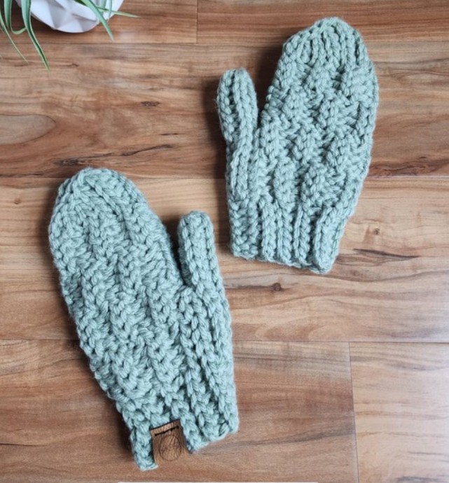 Crochet Frosty Air Mittens: Stylish Winter Accessory for Warmth and Comfort Crochet Frosty Air Mittens: Stylish Winter Accessory for Warmth and Comfort