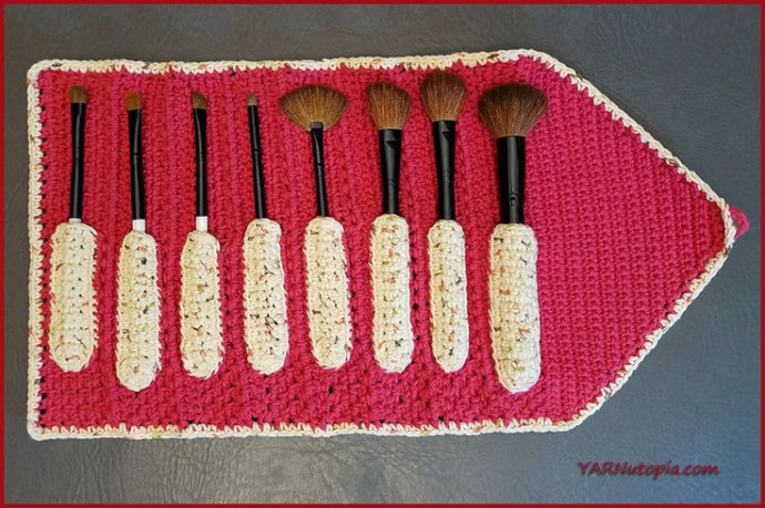 Crochet Make-up Brush Case