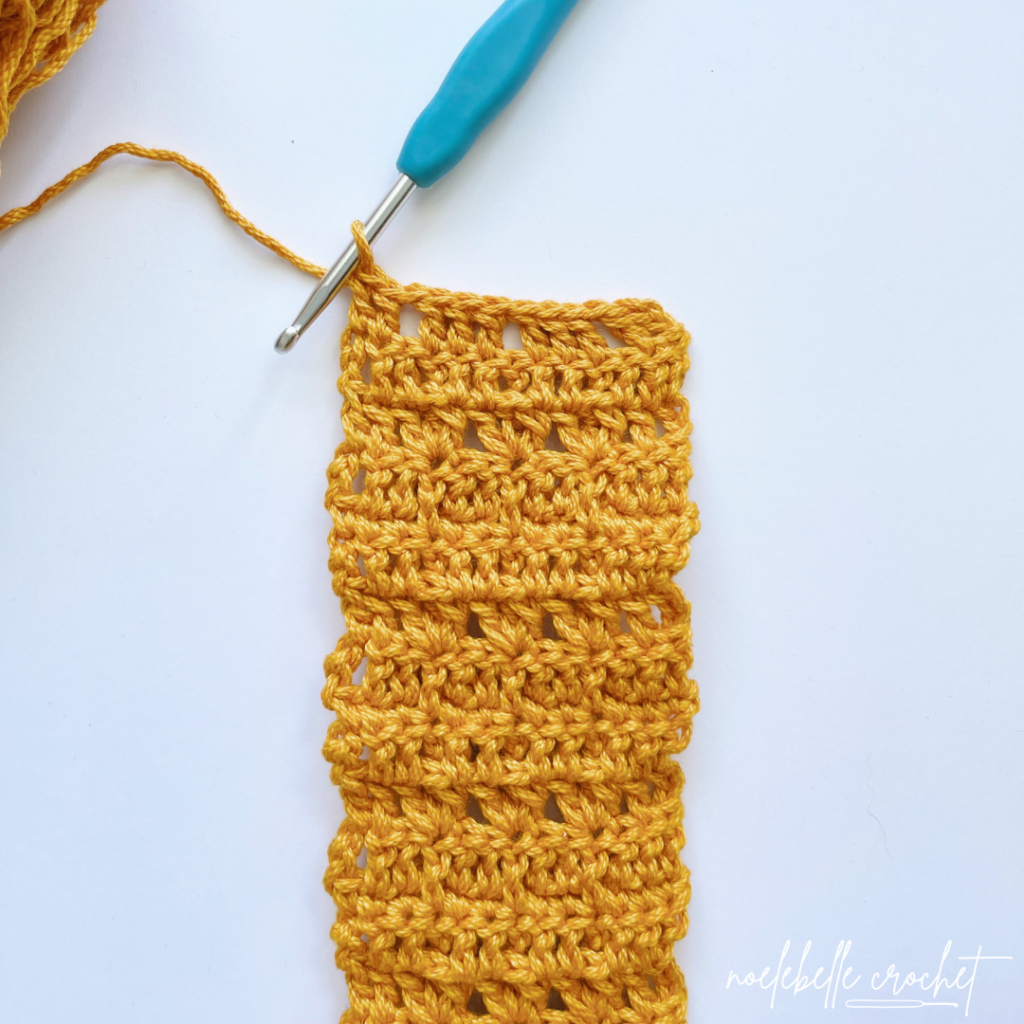 Create Your Own Adorable Crochet Headwrap: A Stylish Accessory for All Seasons
