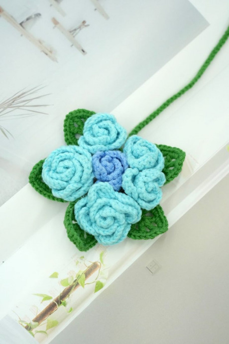 Create Beautiful Crochet Multi-Head Small Rose Appliques for Your Craft Projects