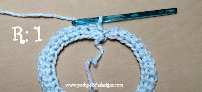 Crochet Chunky Bloom Infinity Scarf - Cozy Fashion Accessory for Stylish Winters
