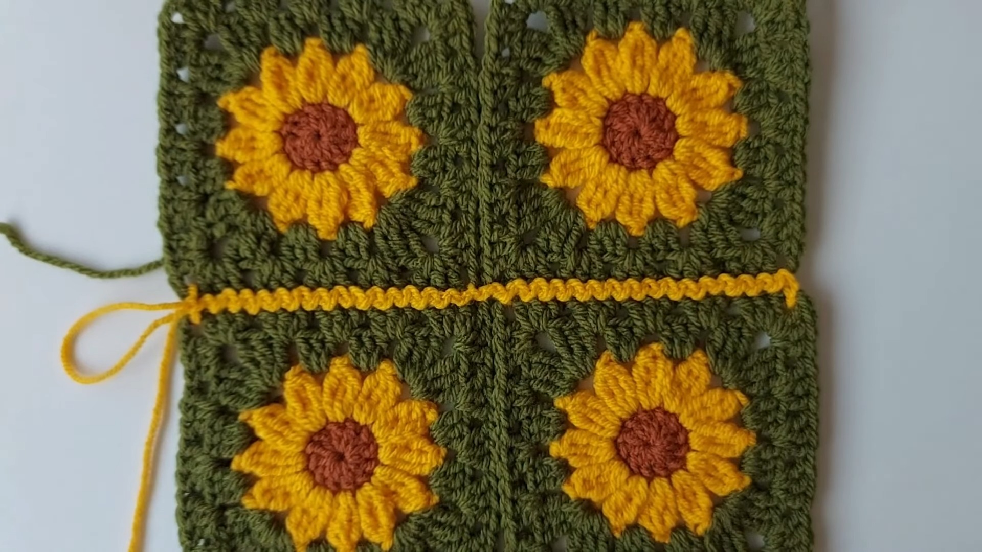 How to Create a Beautiful Crochet Sunflower Tote Bag for Your Daily Essentials