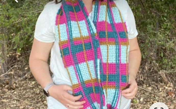 Cute Crochet Plaid Scarf