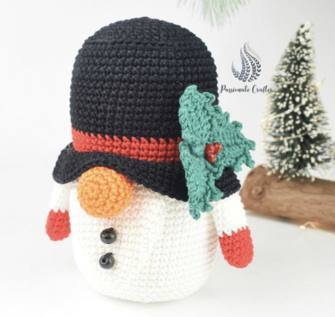 Create a Whimsical Crochet Christmas Snowman Gnome for Your Holiday Decor