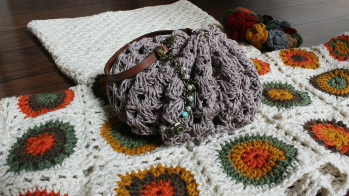 Create Your Own Crochet Boho Traveling Pouch - A Perfect Accessory for Adventurers