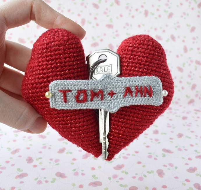 Create Charming Crocheted Half Hearts: A Step-by-Step Guide for Beginners