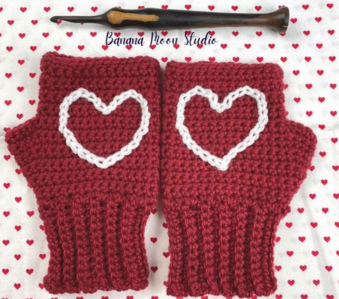 Create Stylish and Cozy Crochet Fingerless Mitts - A Beginner's Guide Create Stylish and Cozy Crochet Fingerless Mitts - A Beginner's Guide