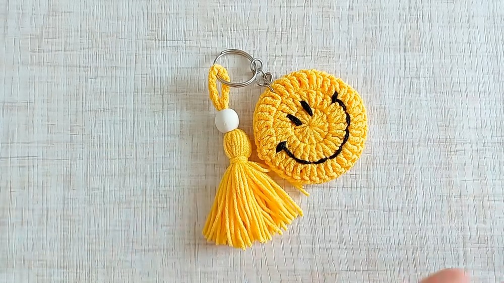 Create Your Own Crochet Colorful Smiley Face Keychains – Step-by-Step Guide