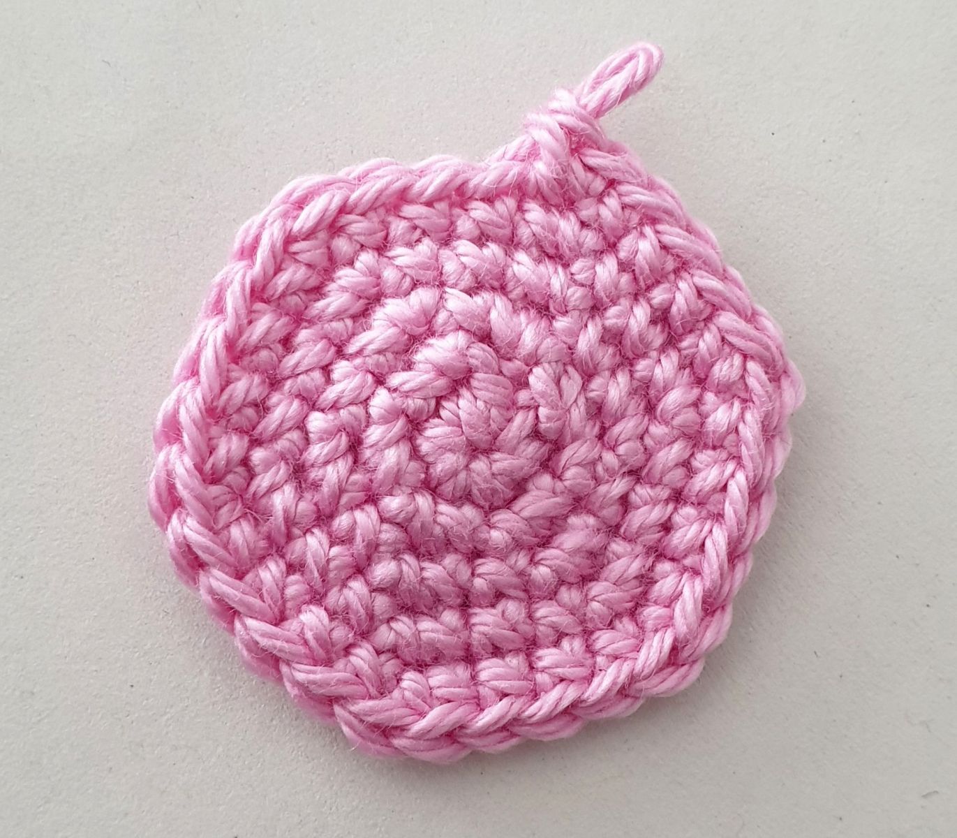 Create a Stylish Crochet Summer Hat for Kids – Fun and Protective Accessory