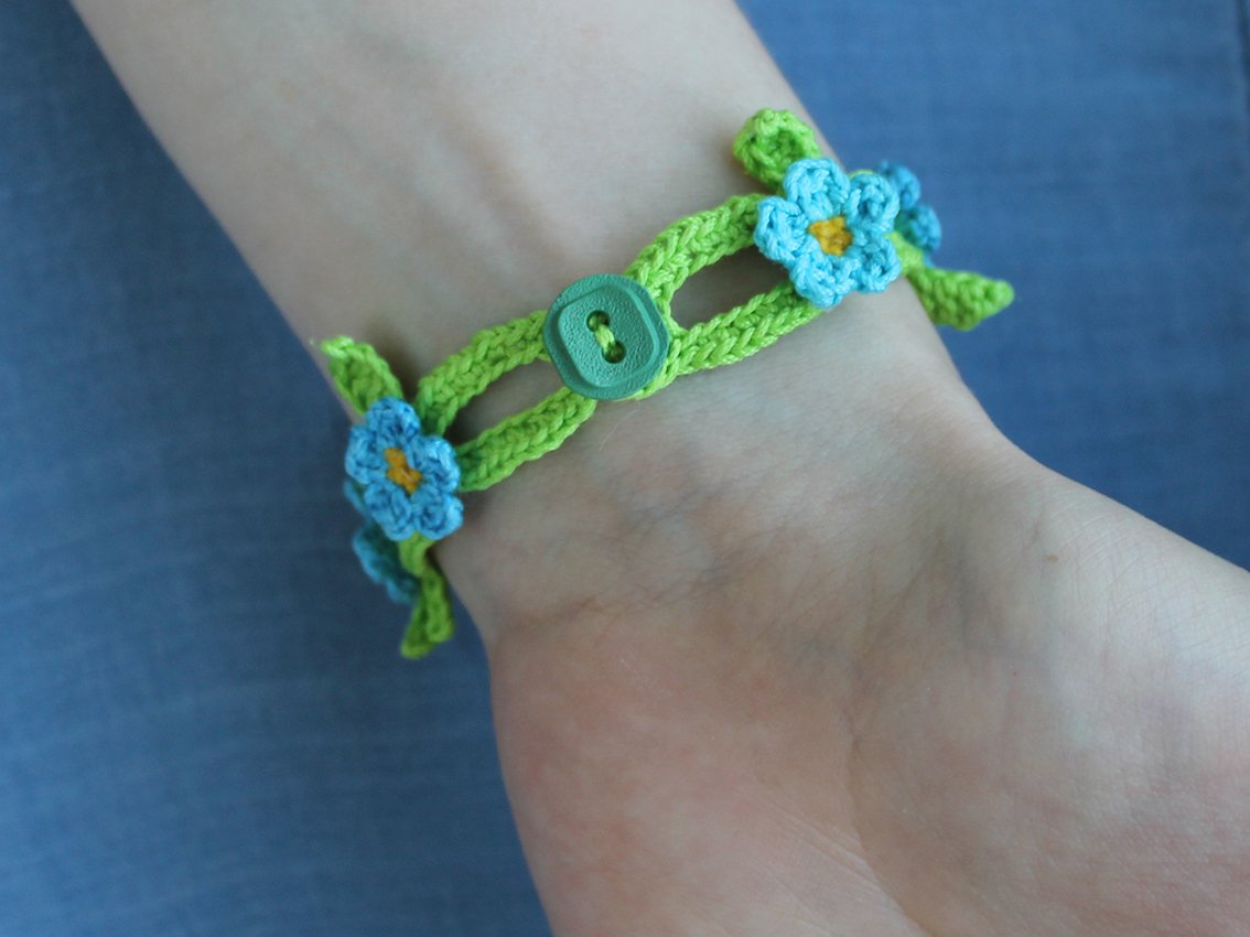 Learn How to Crochet a Summer Bracelet: Step-by-Step Guide for a Stylish Accessory