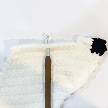 Create Your Own Adorable Handmade Crochet Polar Bear with This Comprehensive Guide