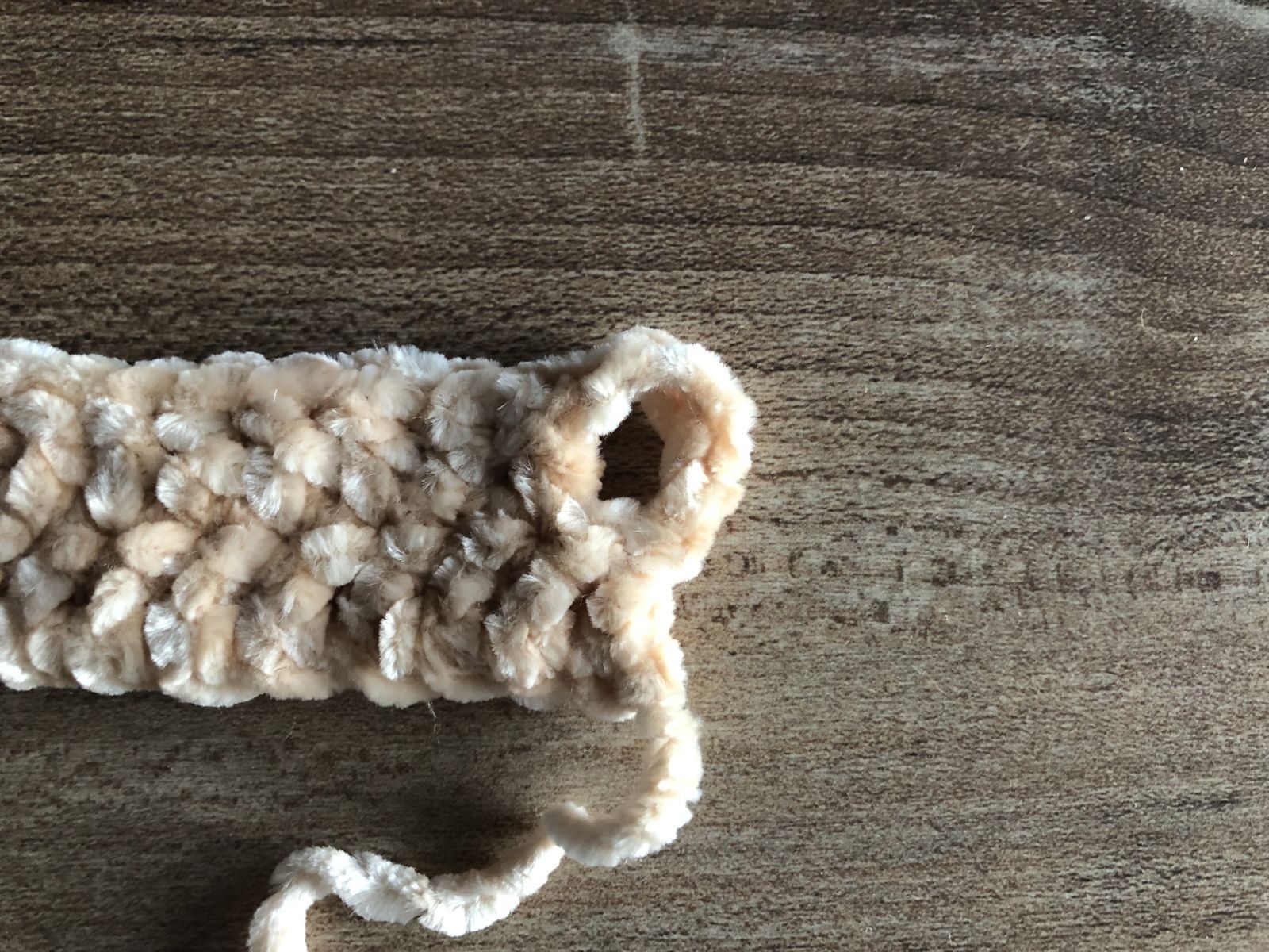 Create Adorable Crochet Baby Scarves: A Step-by-Step Guide to Keep Your Little Ones Stylish and Warm